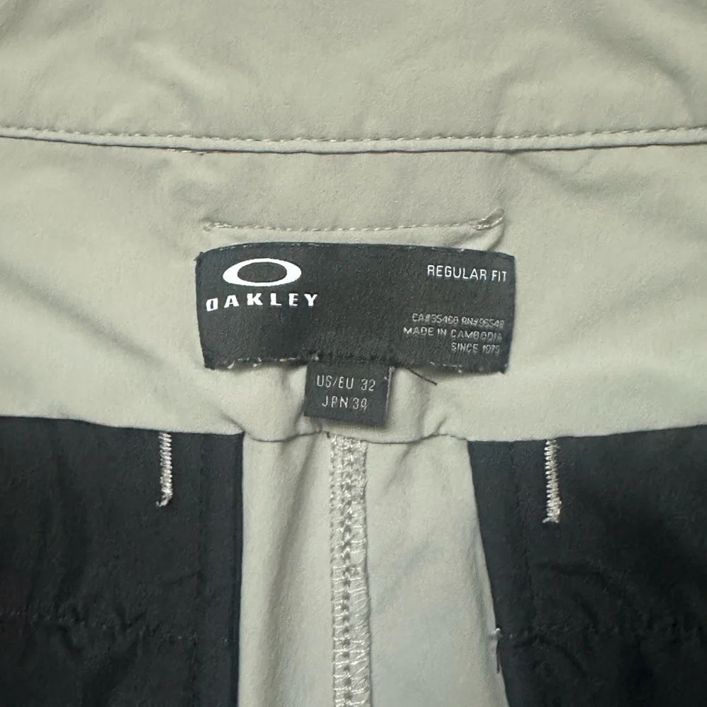 Oakley Men's Stone Gray Take Pro 3.0 Golf Flat Front Shorts Size 32 Regular Fit - Picture 9 of 10